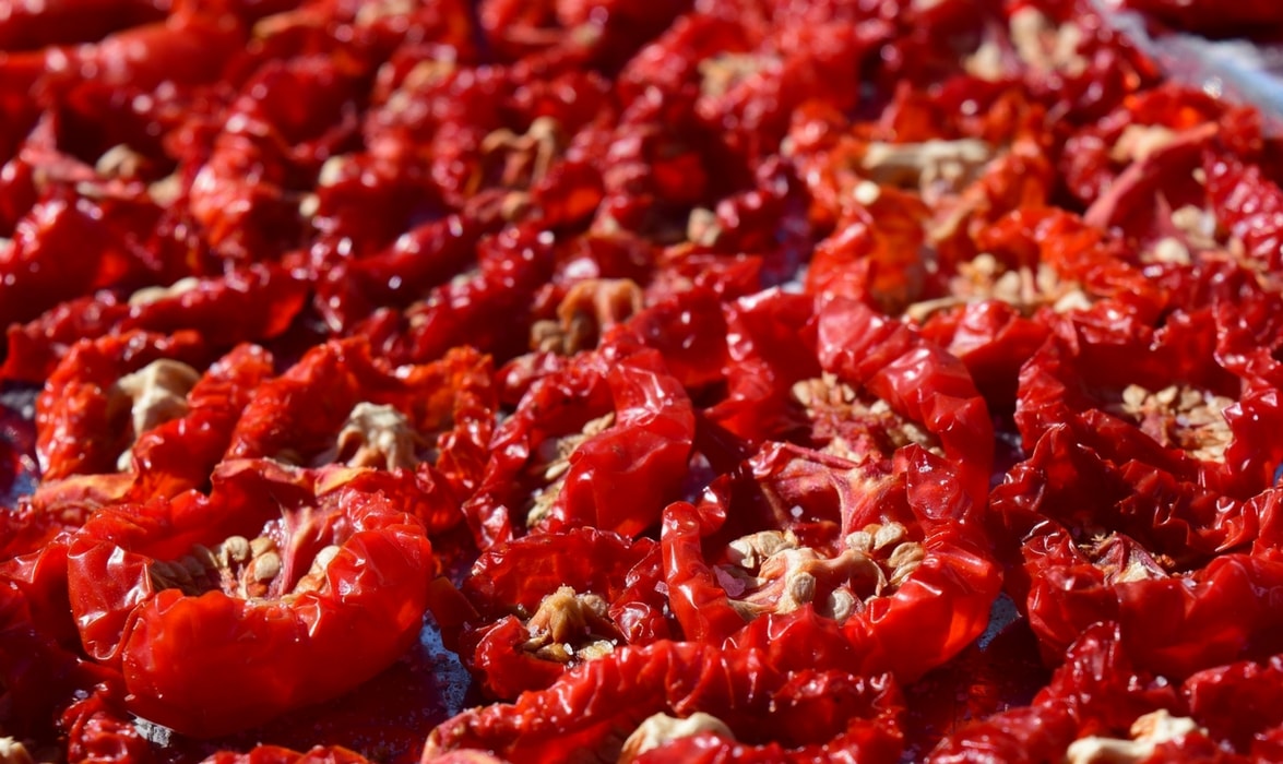 Une belle récolte de tomate : conserver ce légume par séchage