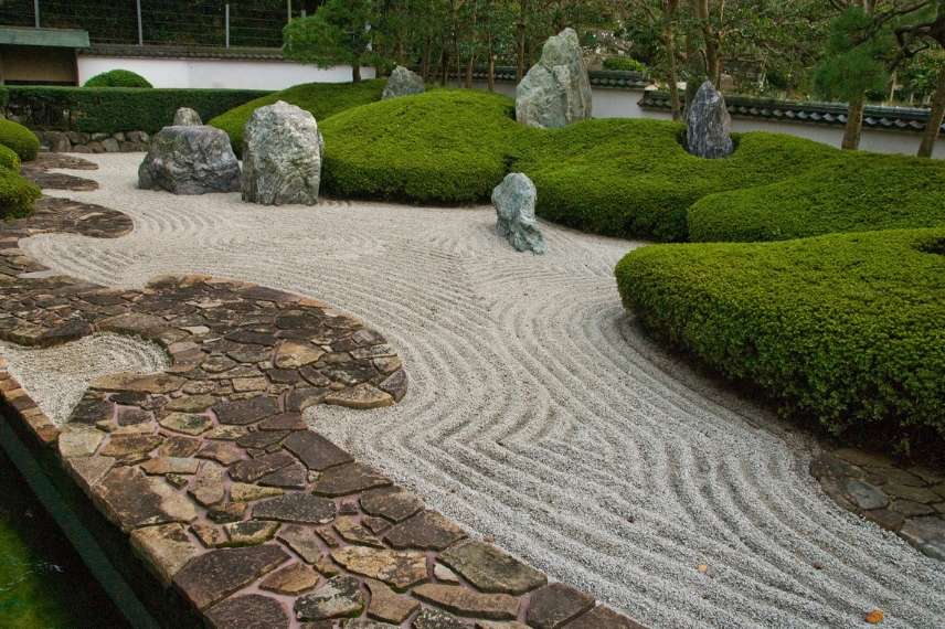 jardin zen, graviers, rochers