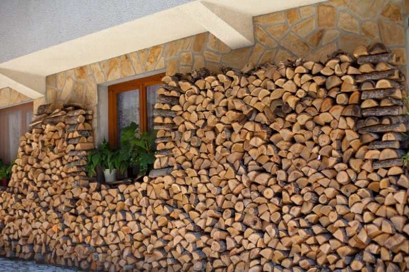 Comment stocker son bois de chauffage, stockage bois chauffage