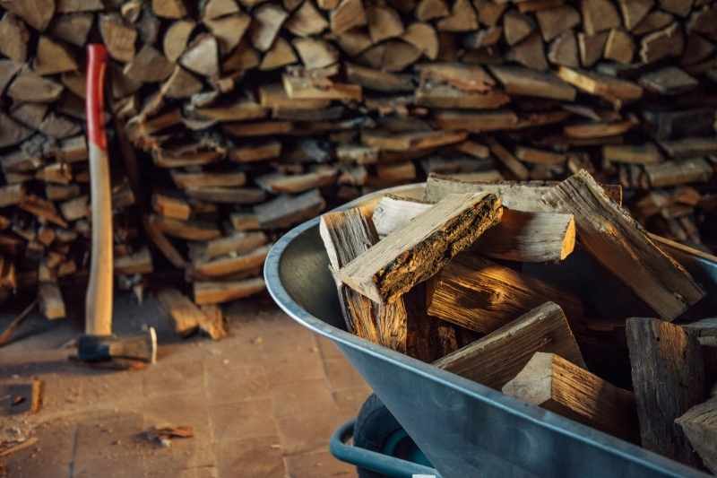 Construire un Abri à Bois - Hangar et Remise à Bois de Chauffage