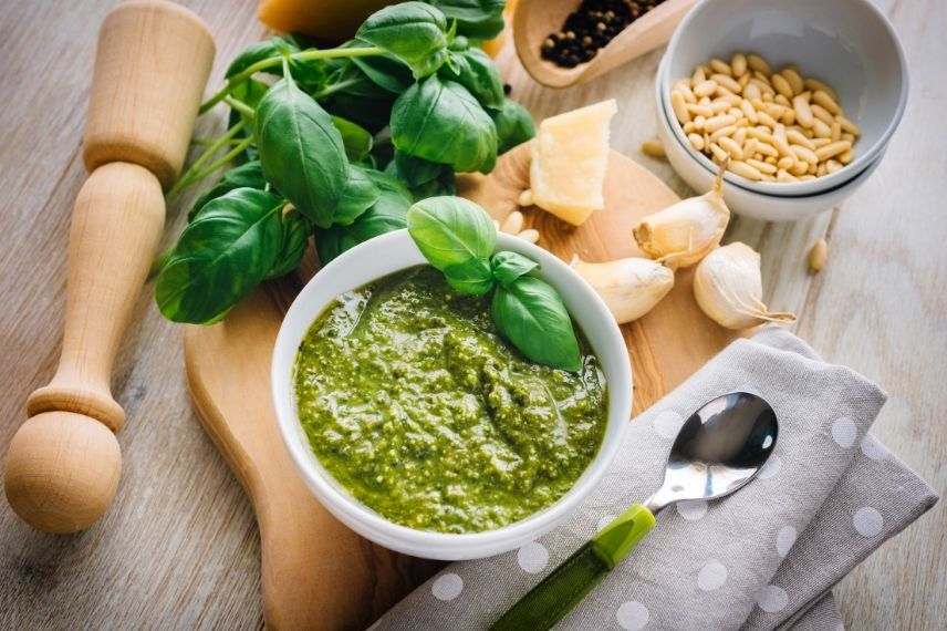 utiliser Basilic en cuisine, pesto, pistou, plante aromatique