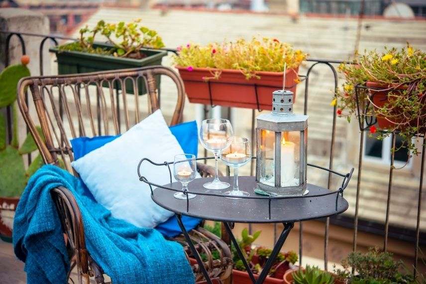 coin détente sur petit balcon, décorer un petit balcon