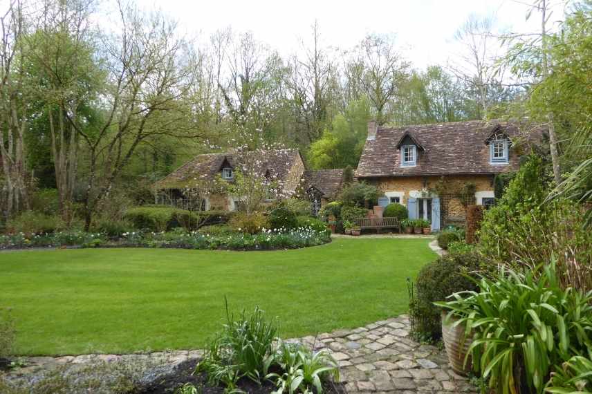 Relief au jardin, Aménager un jardin plat, aménagement jardin plat