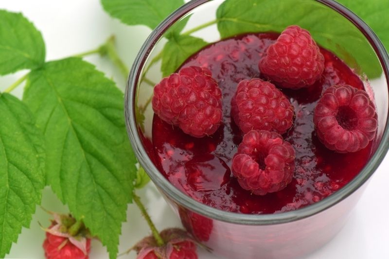 Confiture légère de mûres et de framboises à l'érable et à la