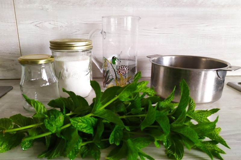 Comment faire son sirop de menthe maison ? - Recette par Recettes du Chef