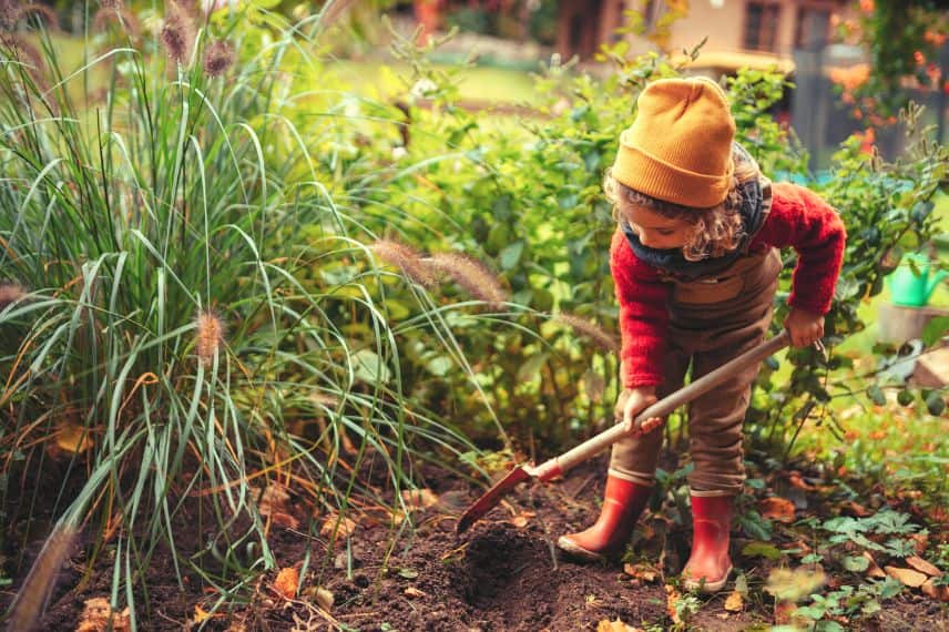 Le bon équipement pour jardiner avec les enfants