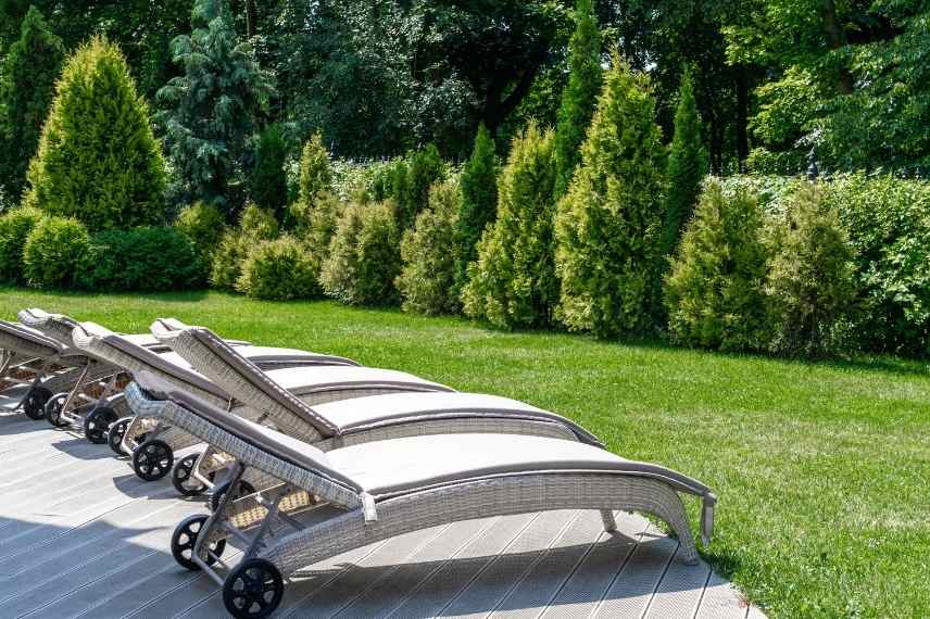 amenager jardin residence secondaire, amenager jardin maison vacances, entretien jardin maison vacances, plantes sans entretien, jardin facile ete vacances