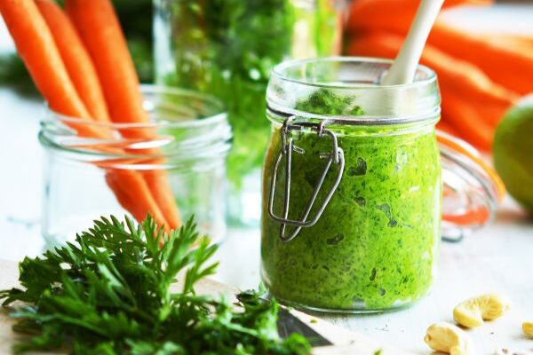 Zéro déchet : Comment recycler les fanes de carottes ?
