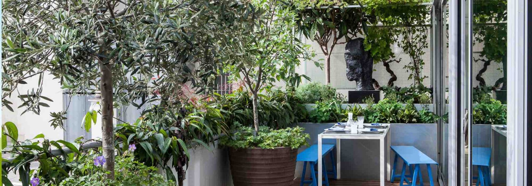 Comment bien aménager une terrasse en climat venteux ?