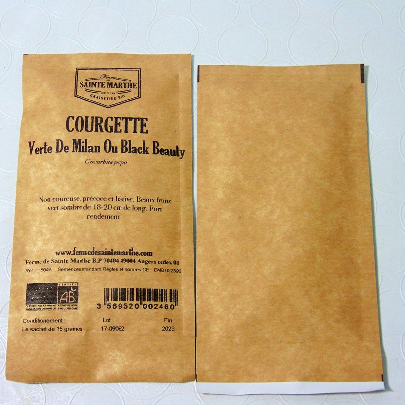 Exemple de spécimen de Courgette Verte de Milan ou Black Beauty  Bio - Ferme de Sainte Marthe Graines tel que livré