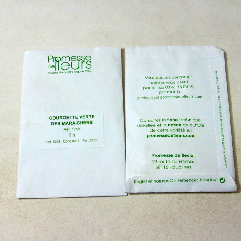 Exemple de spécimen de Courgette Verte non coureuse des maraîchers - Cucurbita pepo le sachet de +/- 25 graines (minimum 3g) tel que livré