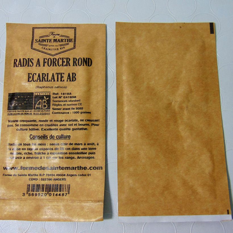 Exemple de spécimen de Radis à forcer rond écarlate Bio - Ferme de Sainte Marthe le sachet de 1000 graines (8g) tel que livré
